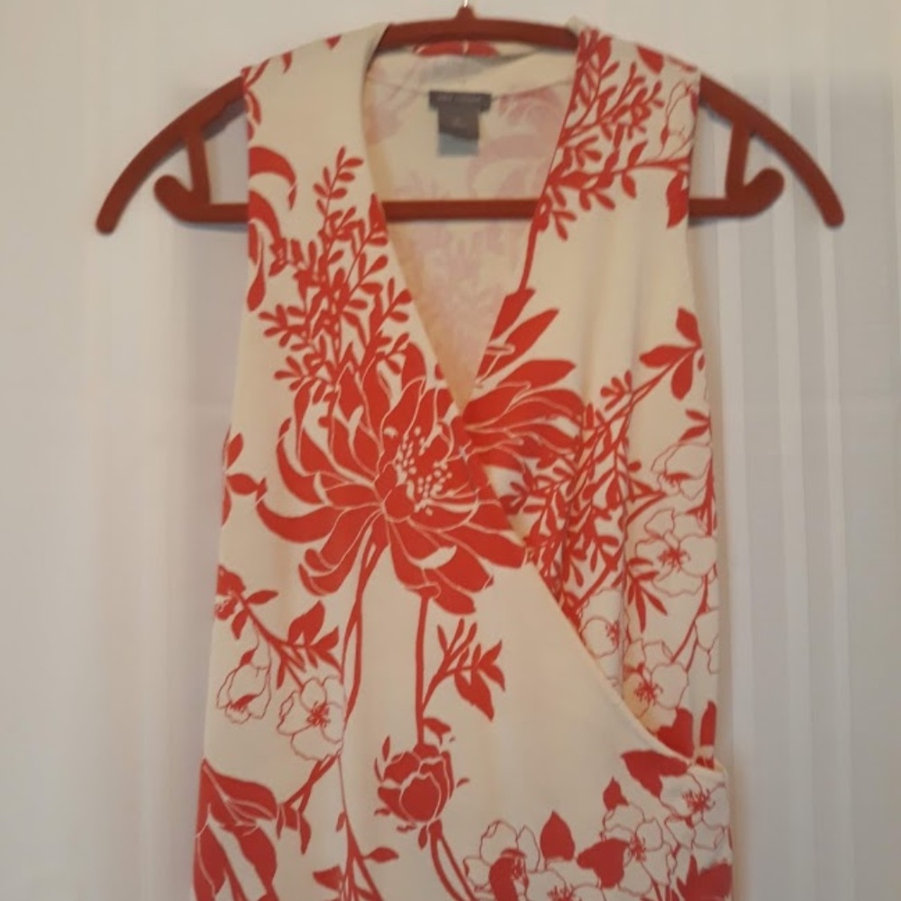 sleeveless top